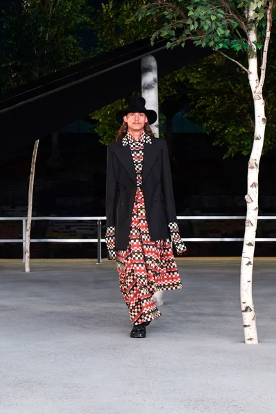 Look 140